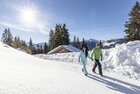 In der Wildschönau warten zahlreiche Winterwanderwege mit herrlichem Panorama inmitten der Tiroler Bergwelt.
